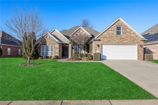 4007 W Lyndale Drive, Rogers, AR 72758