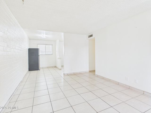3027 N 37th Street Apt 5, Phoenix, AZ 85018