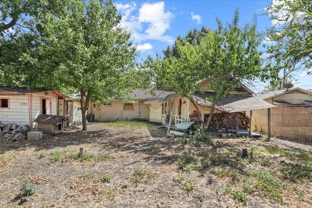 3749 Nabholtz Lane, Mesquite, TX 75150