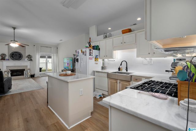 75 LOCKERBIE LANE, Dora, AL 35062