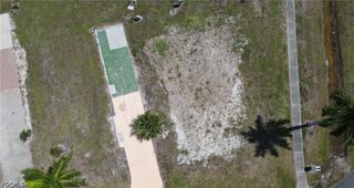 105 Oak LN, Fort Myers, FL 33908