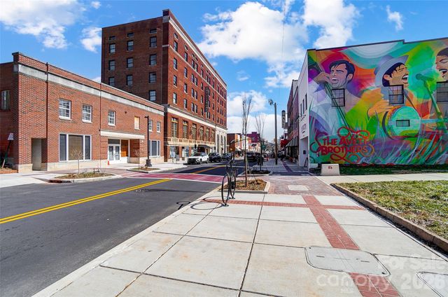 34 Louise Drive SE, Concord, NC 28025