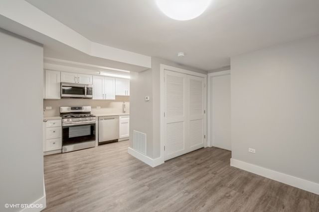 4941 S Champlain Avenue 4F, Chicago, IL 60615