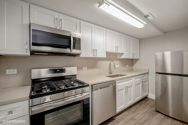 4941 S Champlain Avenue 4F, Chicago, IL 60615