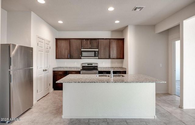 18354 N BUCKHORN Trail, Maricopa, AZ 85138