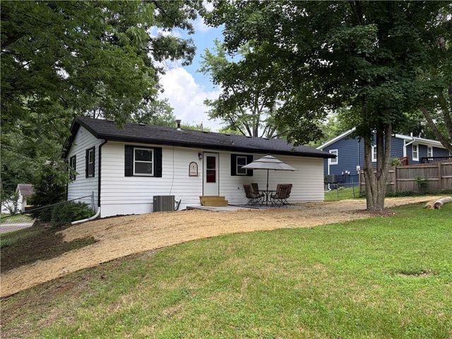 1107 Cordell Street, Excelsior Springs, MO 64024