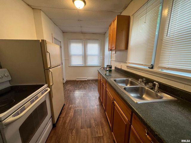 404 W ELM Street, Carbondale, IL 62901