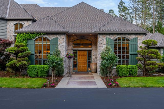 1126 NW Morgan Lane, Grants Pass, OR 97526
