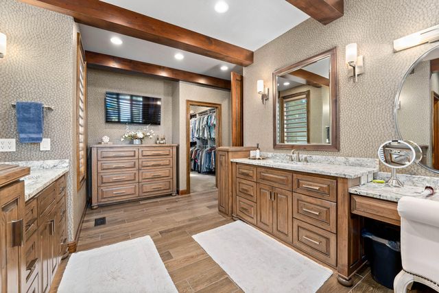 1126 NW Morgan Lane, Grants Pass, OR 97526