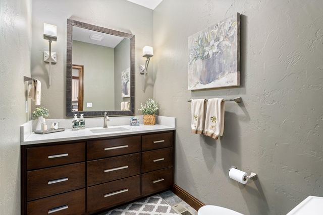 1126 NW Morgan Lane, Grants Pass, OR 97526