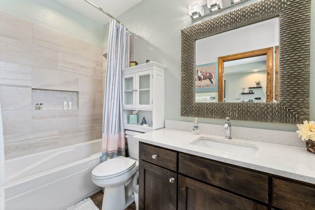 1126 NW Morgan Lane, Grants Pass, OR 97526