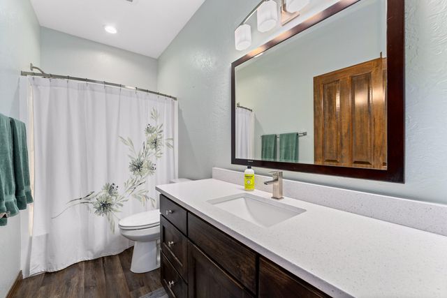 1126 NW Morgan Lane, Grants Pass, OR 97526
