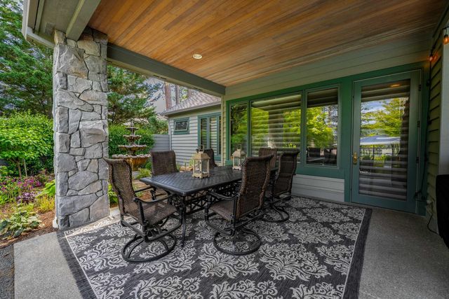 1126 NW Morgan Lane, Grants Pass, OR 97526