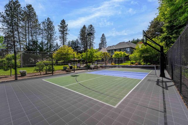 1126 NW Morgan Lane, Grants Pass, OR 97526