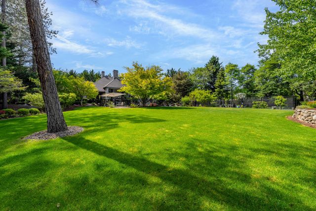 1126 NW Morgan Lane, Grants Pass, OR 97526