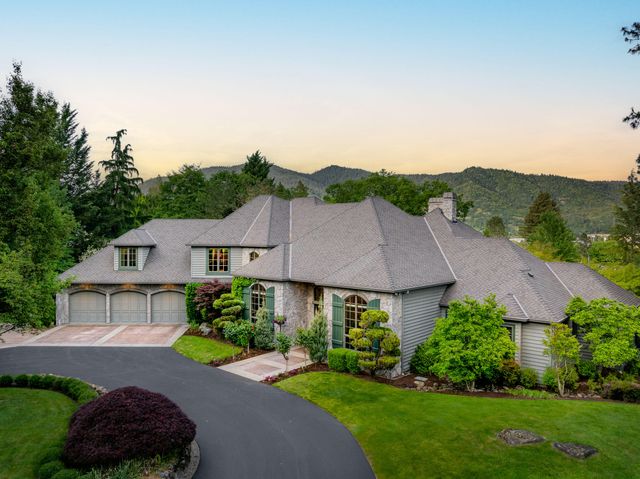 1126 NW Morgan Lane, Grants Pass, OR 97526