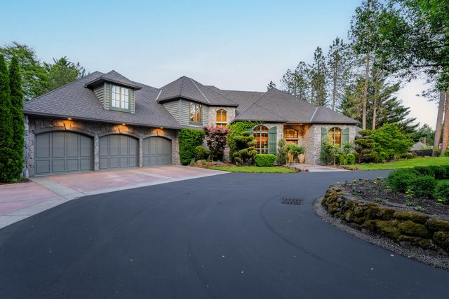 1126 NW Morgan Lane, Grants Pass, OR 97526