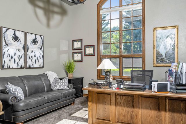 1126 NW Morgan Lane, Grants Pass, OR 97526
