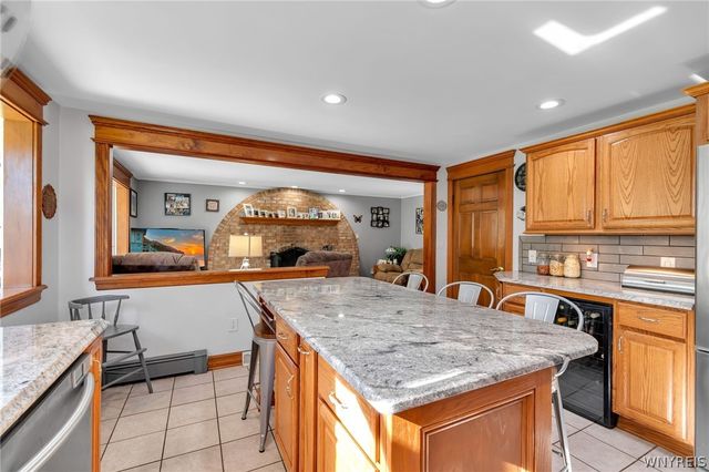 31 Carmelite Drive, West Seneca, NY 14224