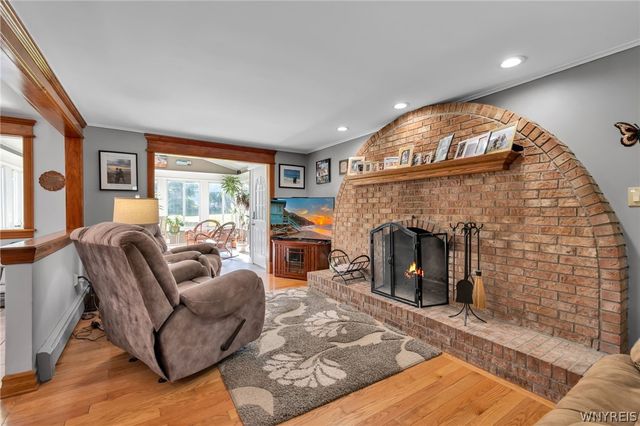 31 Carmelite Drive, West Seneca, NY 14224