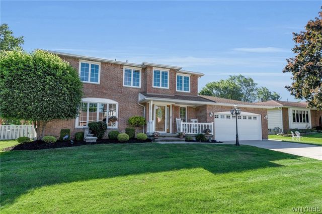 31 Carmelite Drive, West Seneca, NY 14224