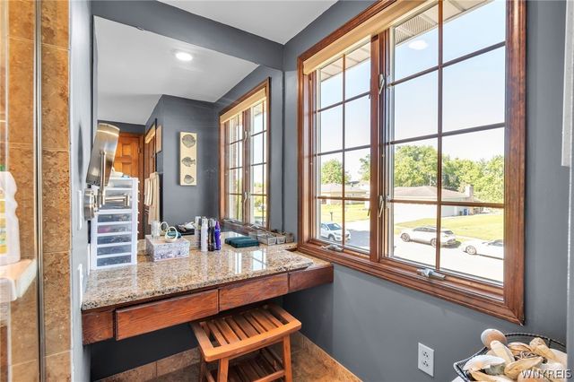 31 Carmelite Drive, West Seneca, NY 14224