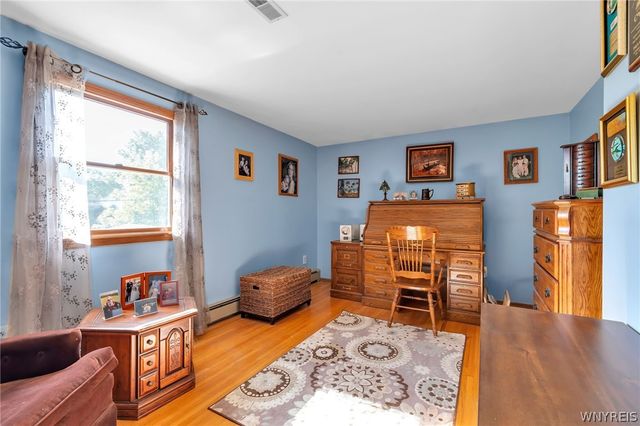31 Carmelite Drive, West Seneca, NY 14224