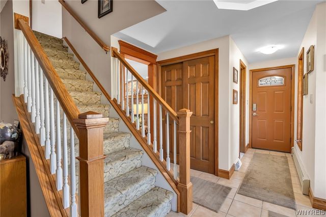 31 Carmelite Drive, West Seneca, NY 14224
