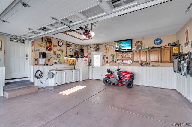 31 Carmelite Drive, West Seneca, NY 14224