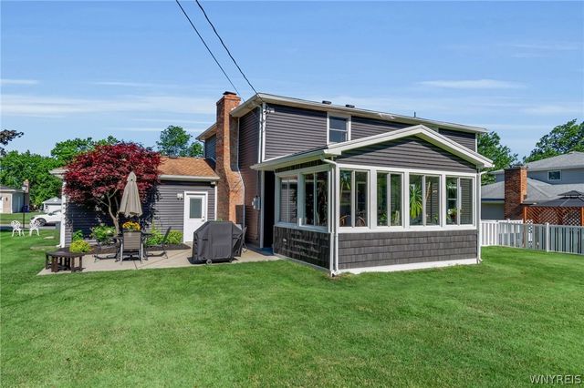 31 Carmelite Drive, West Seneca, NY 14224