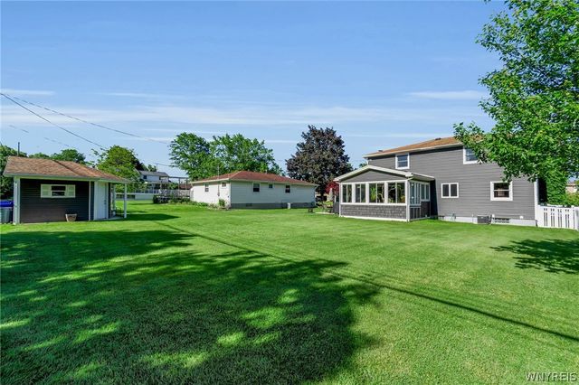 31 Carmelite Drive, West Seneca, NY 14224
