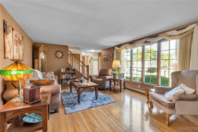 31 Carmelite Drive, West Seneca, NY 14224