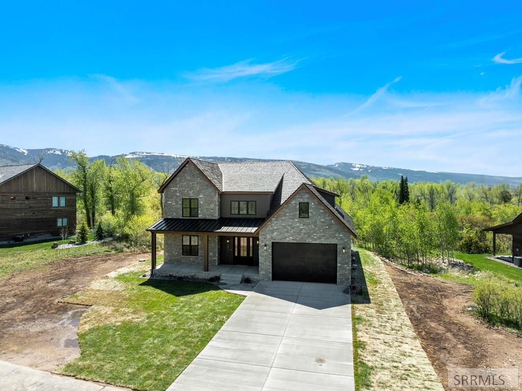 Image 6 of property listing at 1817 Telemark Trail, Driggs, ID 83422