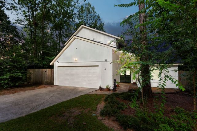 10 Glorybower Court, The Woodlands, TX 77380