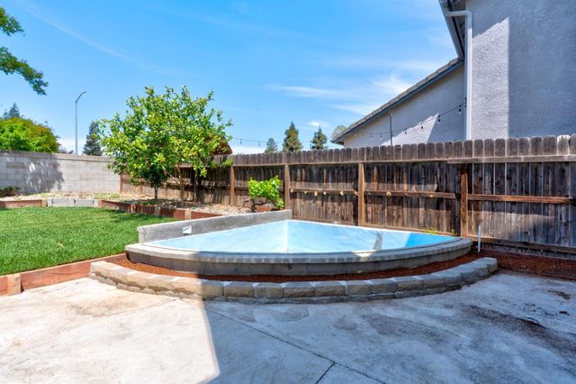 1887 Polson Avenue, Clovis, CA 93611