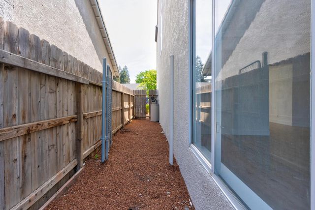 1887 Polson Avenue, Clovis, CA 93611