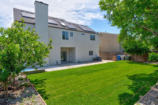 1887 Polson Avenue, Clovis, CA 93611