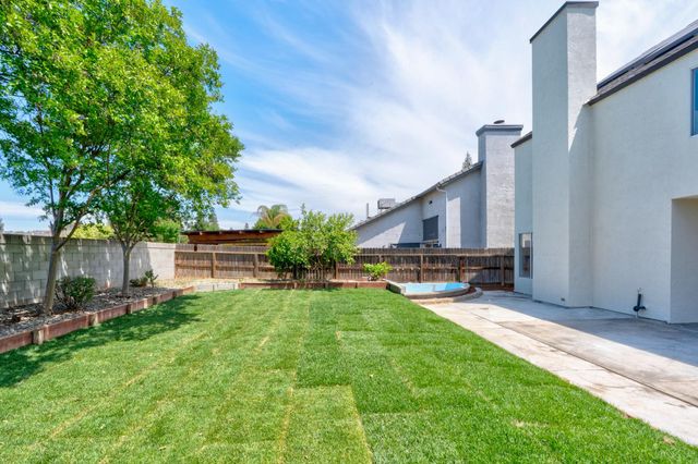 1887 Polson Avenue, Clovis, CA 93611