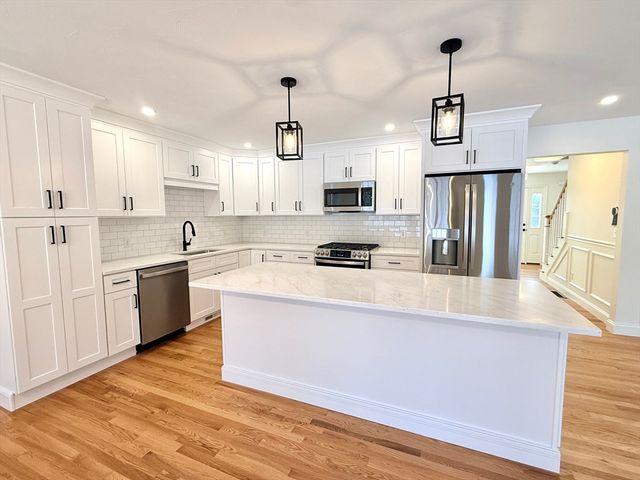 28 Forest Hill Dr., Rutland, MA 01543