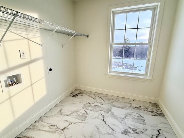 28 Forest Hill Dr., Rutland, MA 01543