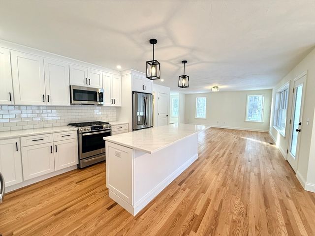 28 Forest Hill Dr., Rutland, MA 01543