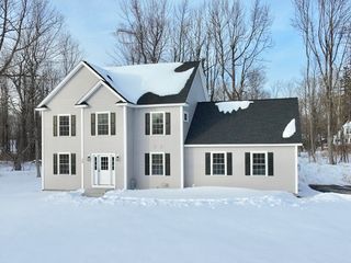 28 Forest Hill Dr., Rutland, MA 01543