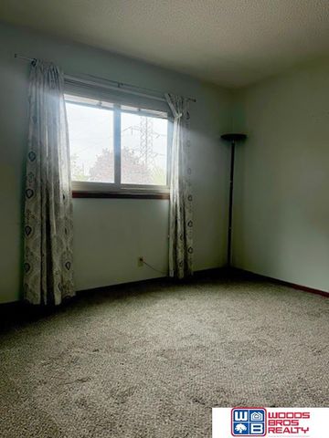 4607 Grassridge Road, Lincoln, NE 68512