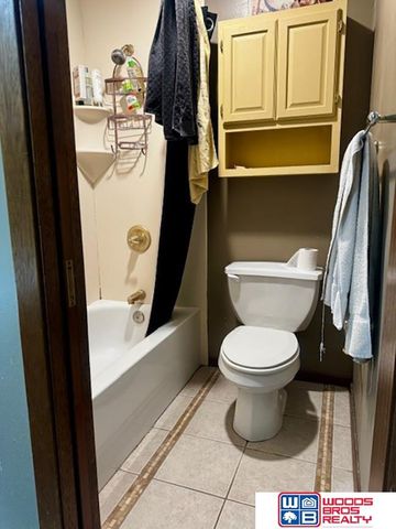 4607 Grassridge Road, Lincoln, NE 68512