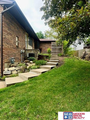 4607 Grassridge Road, Lincoln, NE 68512