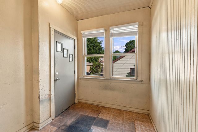 2839 N LUNA Avenue, Chicago, IL 60641