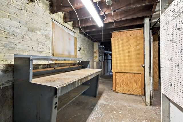 2839 N LUNA Avenue, Chicago, IL 60641