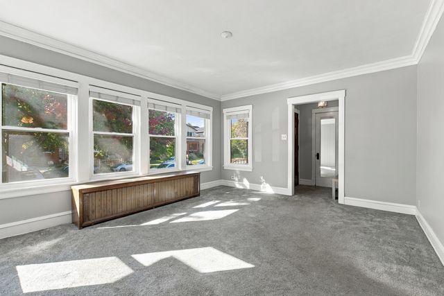 2839 N LUNA Avenue, Chicago, IL 60641