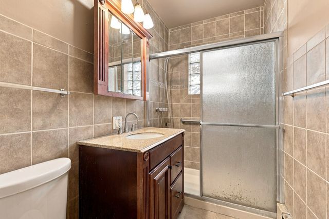 2839 N LUNA Avenue, Chicago, IL 60641