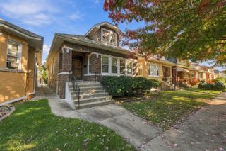 2839 N LUNA Avenue, Chicago, IL 60641